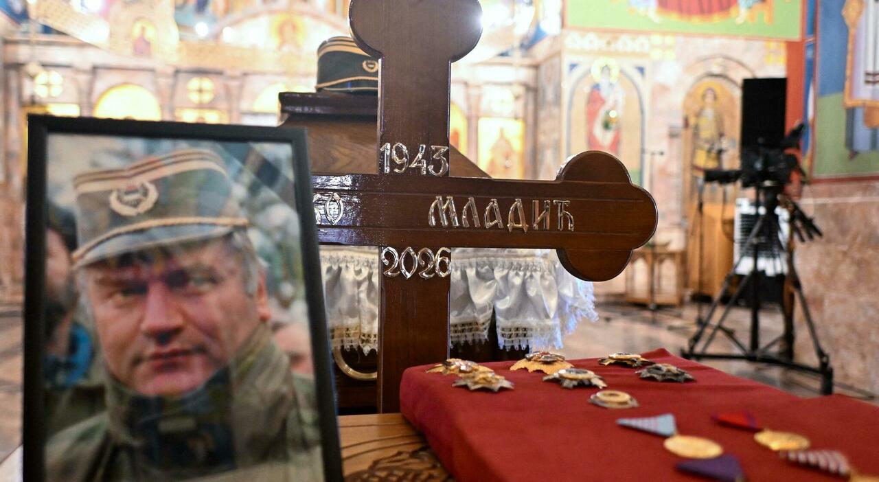 https://statics.cedscdn.it/photos/MED_HIGH/2026/09/07/9748692_07122717_ratko_mladic_funerali_belgrado_video_figlia_ana_morta.jpg