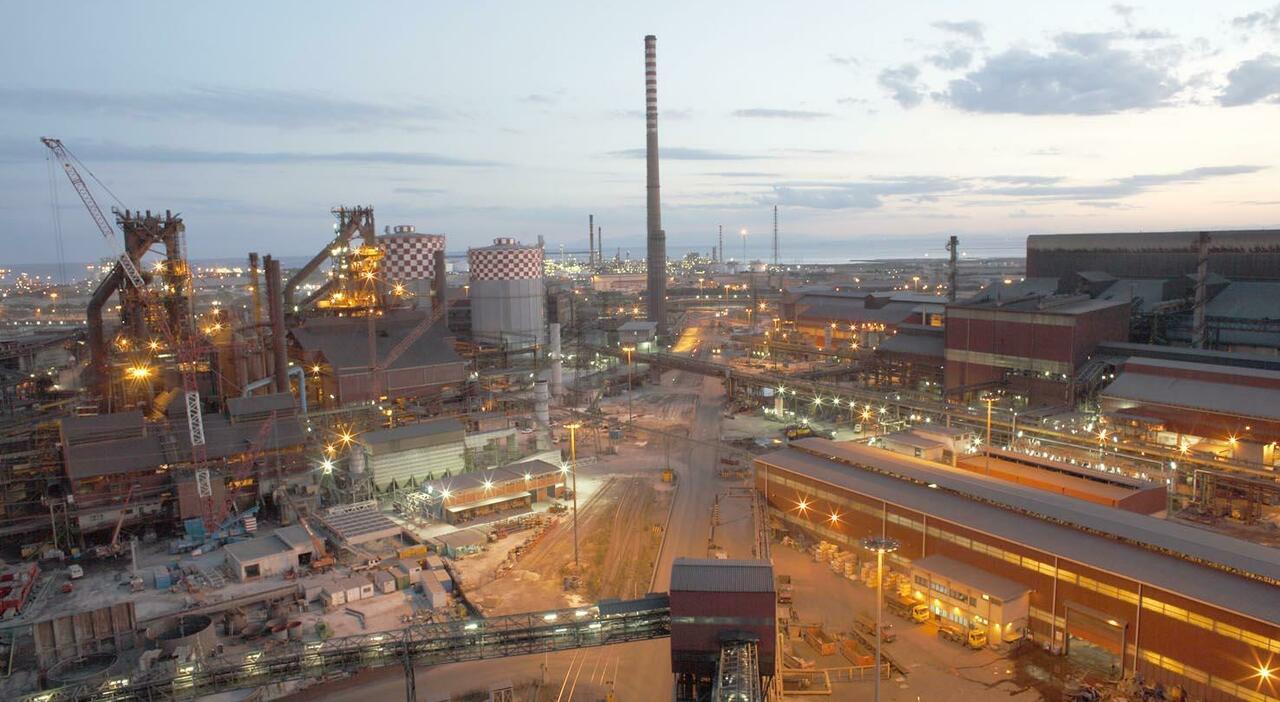 ex ilva taranto vertice a palazzo chigi i posti di lavoro a rischiosono diventati 4200