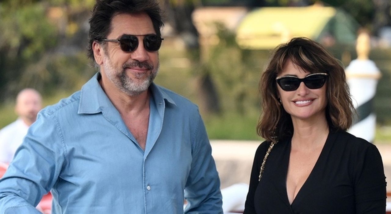 Venezia 83, Penélope Cruz e Javier Bardem sbarcano al Lido: arrivata la coppia più attesa