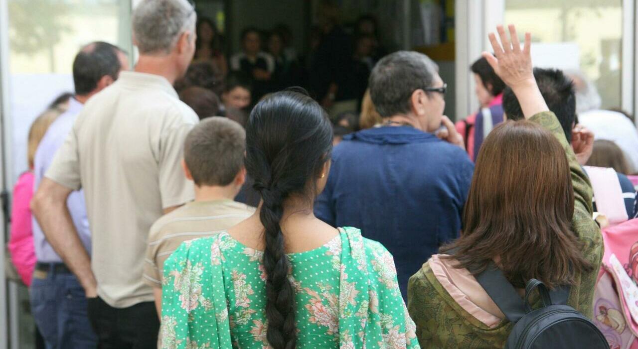 istituto giulio cesare la scuola con soli bengalesi dopo gli studenti la fuga di bidelli e impiegati da Ilgazzettino.it istituto giulio cesare la scuola con soli bengalesi dopo gli studenti la fuga di bidelli e impiegati