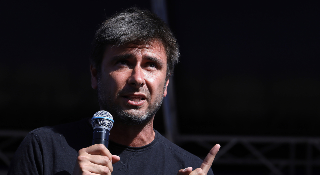 https://statics.cedscdn.it/photos/MED_HIGH/2026/09/09/9752746_09072300_alessandro_di_battista_vuole_riprendere_battaglie_affronta_migliore_modi_post_intervento_cuba_oggi.jpg