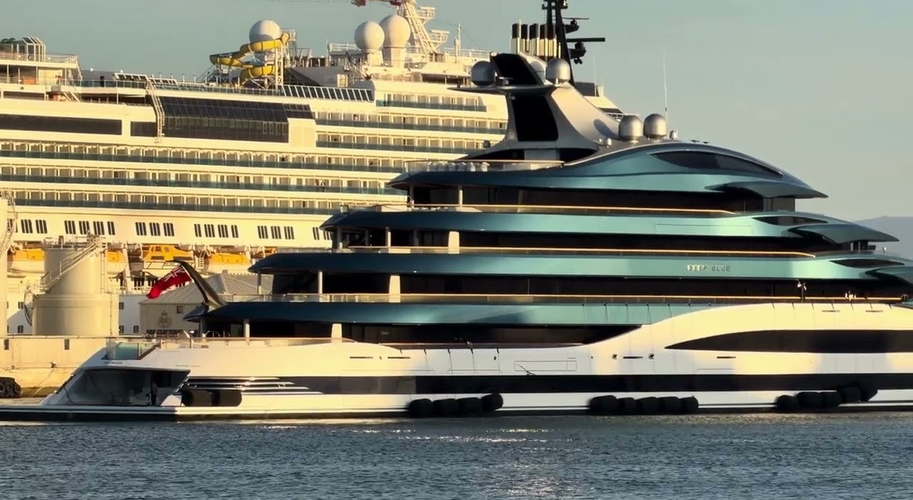 https://statics.cedscdn.it/photos/MED_HIGH/2026/09/09/9753445_11091912_deep_blue_yacht_lusso_bordo_prezzo_proprietario_chi_e_sardegna.jpg