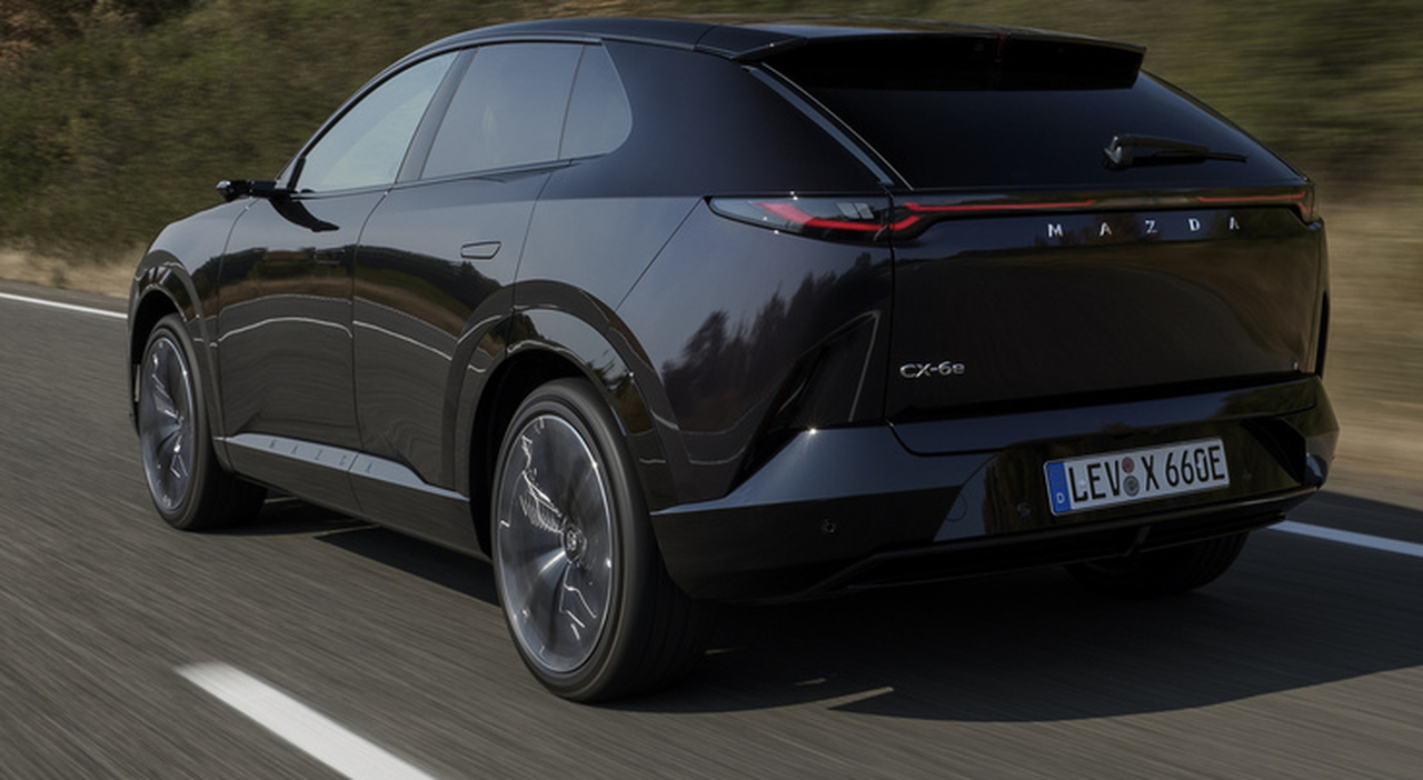 La Mazda CX-6e