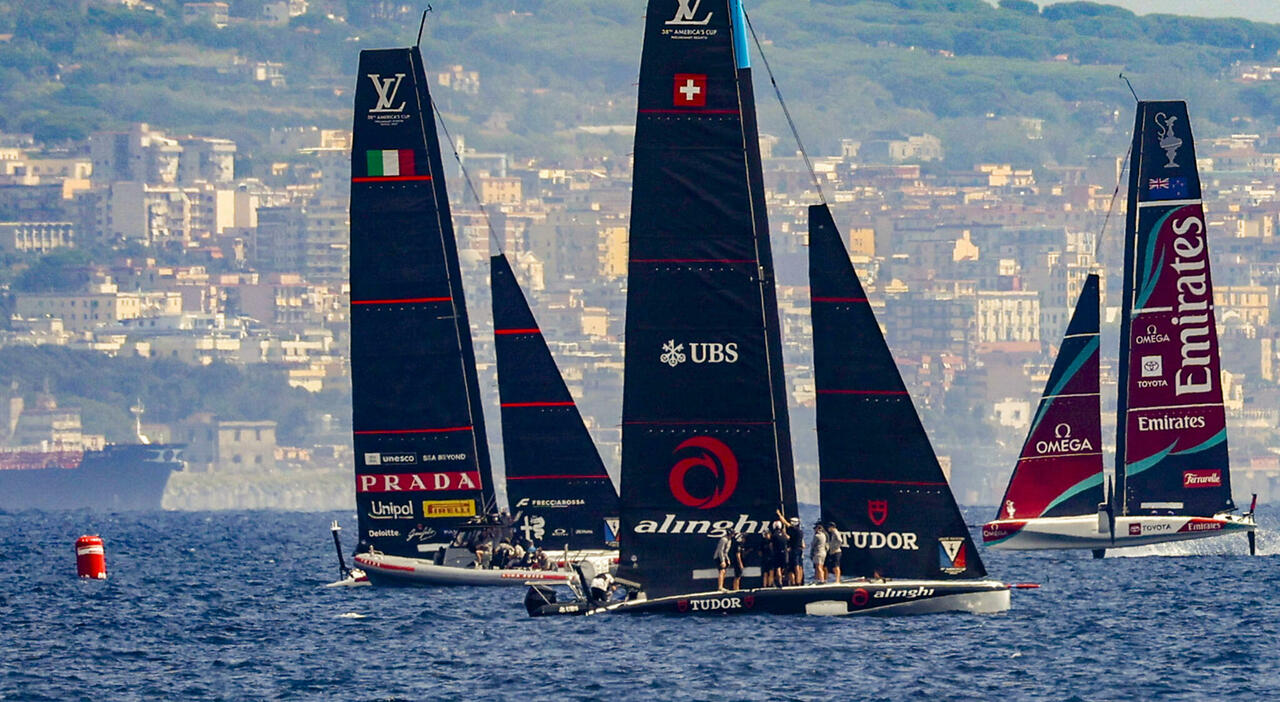 america s cup ecco lo show tutti i team in acqua brividi sul lungomare da Ilmattino.it america s cup ecco lo show tutti i team in acqua brividi sul lungomare