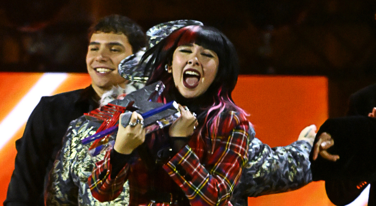 https://statics.cedscdn.it/photos/MED_HIGH/2026/09/10/9755762_10205158_9752985_09120301_rob_dopo_x_factor.jpg