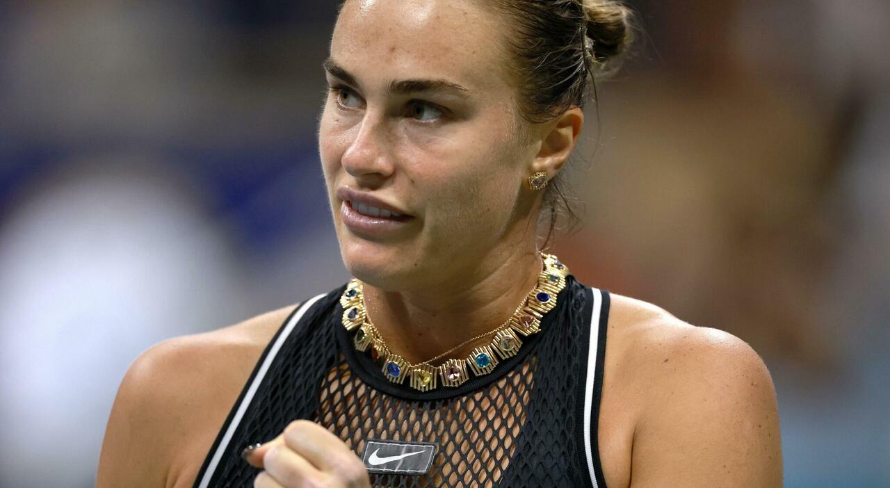 https://statics.cedscdn.it/photos/MED_HIGH/2026/09/11/9755895_12133835_sabalenka_collana_oro_brillanti_prezzo.jpg