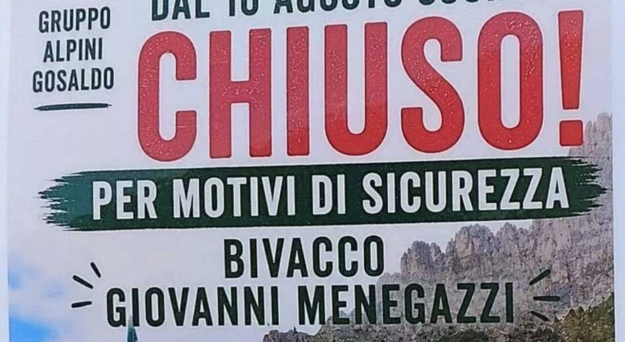 Bivacco Menegazzi chiuso per motivi di sicurezza, con cartello che annuncia la chiusura a causa di episodi di vandalismo e comportamenti inappropriati da parte di turisti