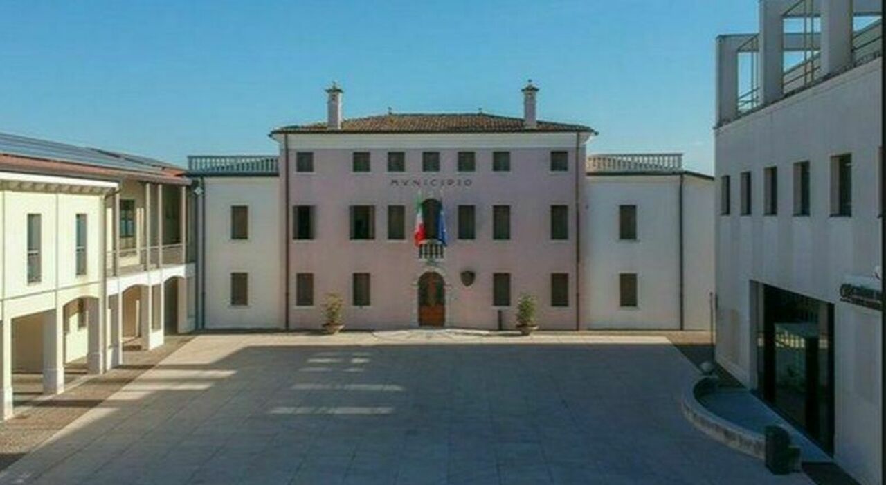 https://statics.cedscdn.it/photos/MED_HIGH/2026/09/12/9759011_12072022_azzano.jpg
