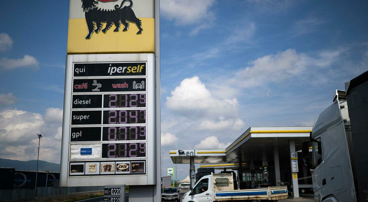 https://statics.cedscdn.it/photos/MED_HIGH/2026/09/12/9759078_12093651_carburanti_prezzi_benzina_diesel_misure_oggi.jpg