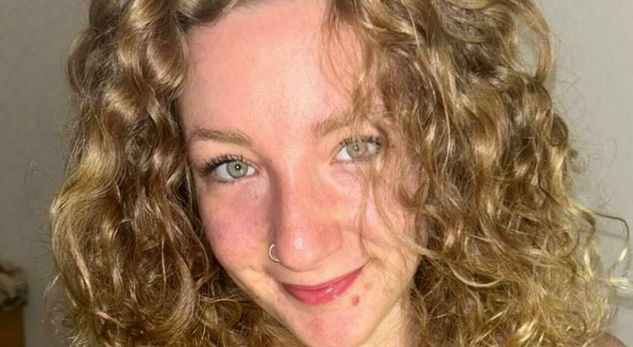 https://statics.cedscdn.it/photos/MED_HIGH/2026/09/12/9759424_12160645_elena_cucciol_morta_23_anni.jpg