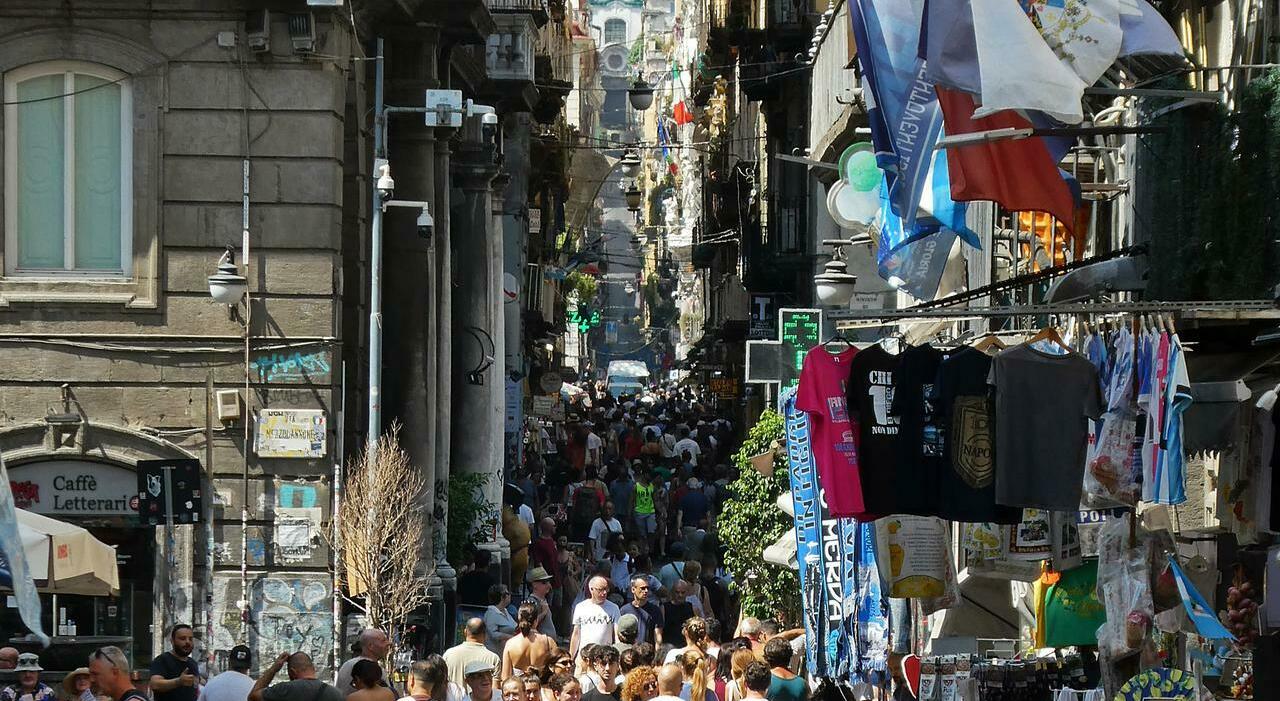turismo a napoli pronto il piano stretta nel centro storico non pi249 del 30 di bampb da Ilmattino.it turismo a napoli pronto il piano stretta nel centro storico non pi249 del 30 di bampb