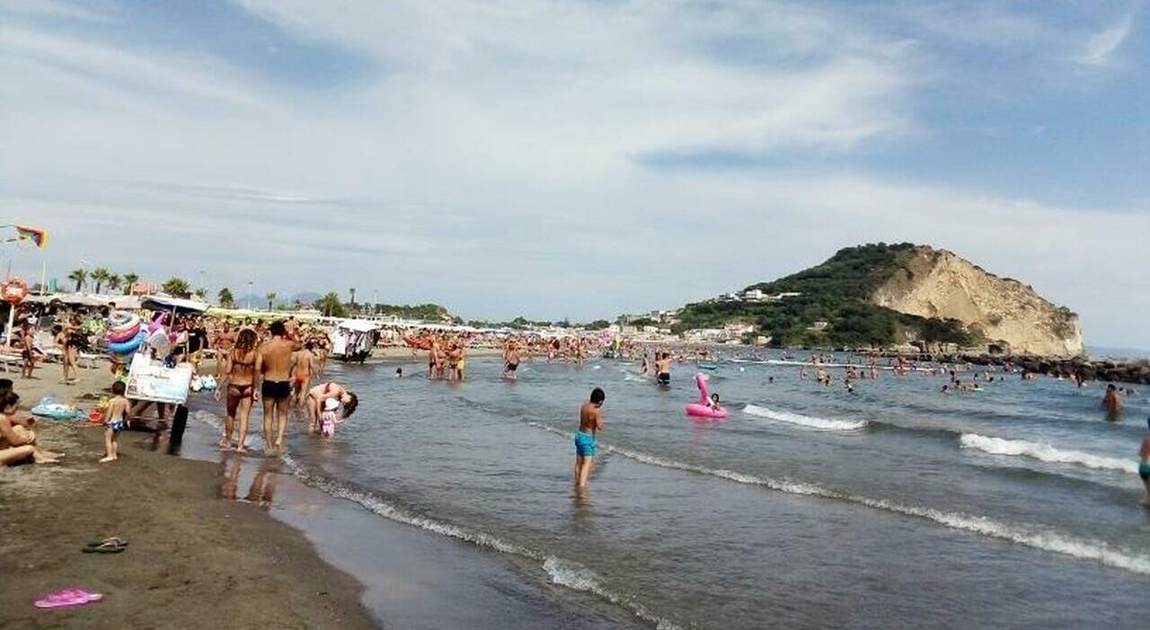 bacoli mossa del sindaco le spiagge libere al 90 da Ilmattino.it bacoli mossa del sindaco le spiagge libere al 90