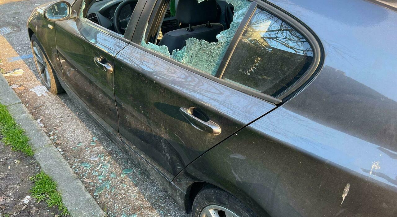 mette in fuga i ladri che si aggirano vicino alla sua auto e lancia l allarme sui social la segnalazione mette in allerta una comunit224 da Ilgazzettino.it mette in fuga i ladri che si aggirano vicino alla sua auto e lancia l allarme sui social la segnalazione mette in allerta una comunit224