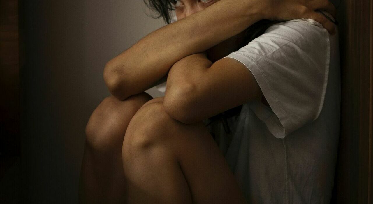 https://statics.cedscdn.it/photos/MED_HIGH/2026/09/14/9762343_14102734_sequestro_stupro_castellammare_di_stabia_violenza_sessuale_social.jpg
