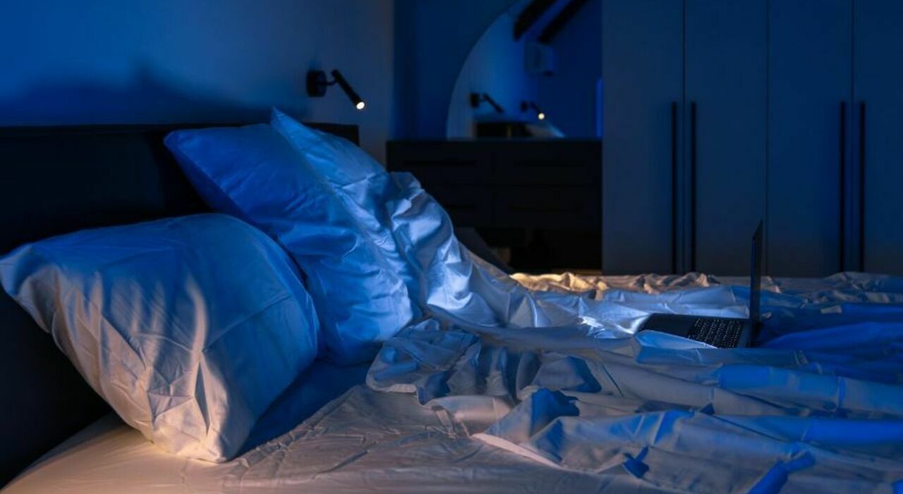 https://statics.cedscdn.it/photos/MED_HIGH/2026/09/15/9764845_15163145_sconosciuto_sotto_letto_hotel_coppia_arresto_florida.jpg