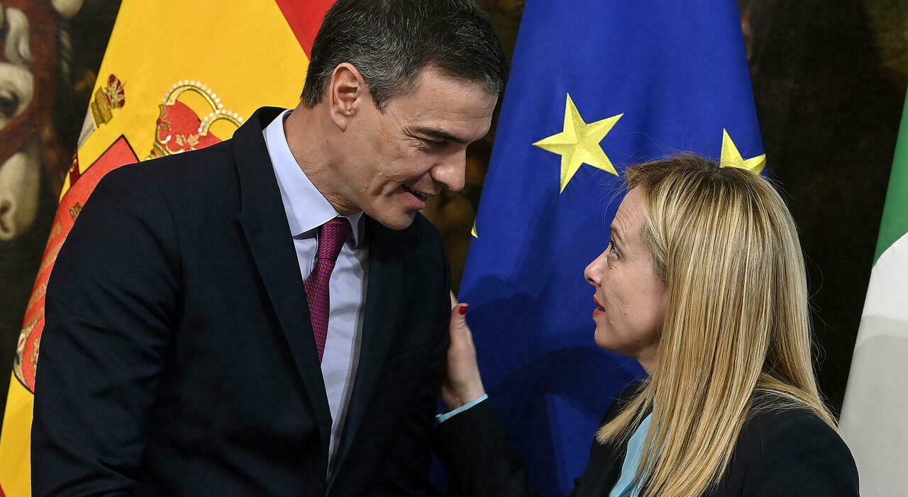 https://statics.cedscdn.it/photos/MED_HIGH/2026/09/15/9764846_15163149_9697374_08100502_italia_spagna_controlli_frontiere_cosa_cambia_viaggi_aereo_nave_legge.jpg
