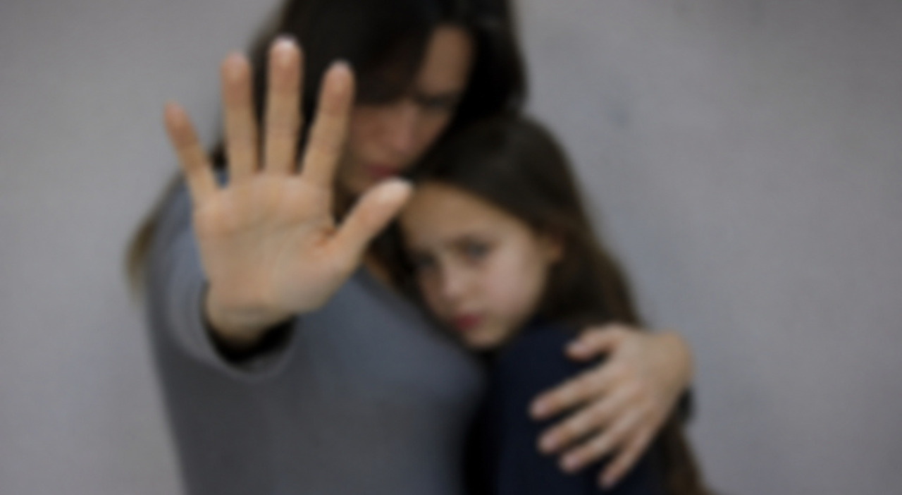 https://statics.cedscdn.it/photos/MED_HIGH/2026/09/16/9766788_16131959_violenza_sulle_donne_picchia_moglie_figlia_castelnovo_sotto.jpg