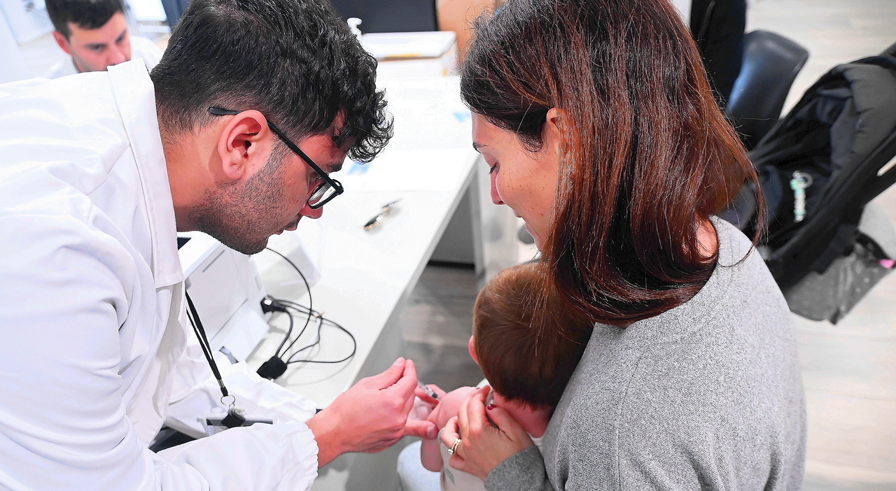 https://statics.cedscdn.it/photos/MED_HIGH/2026/09/16/9767159_16170855_allarme_vaccini_paura_esperti_italiani_fuggono_vaccinazione_influenza_lontani_era_covid.jpg