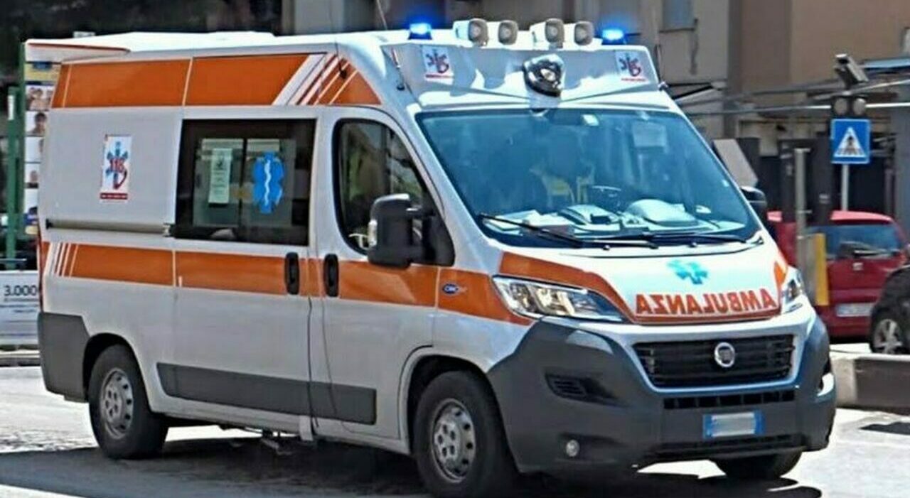 napoli rapinatori fuggono in tre a tutta velocit224 sullo stesso scooter uno cade a terra e muore da Ilmattino.it napoli rapinatori fuggono in tre a tutta velocit224 sullo stesso scooter uno cade a terra e muore