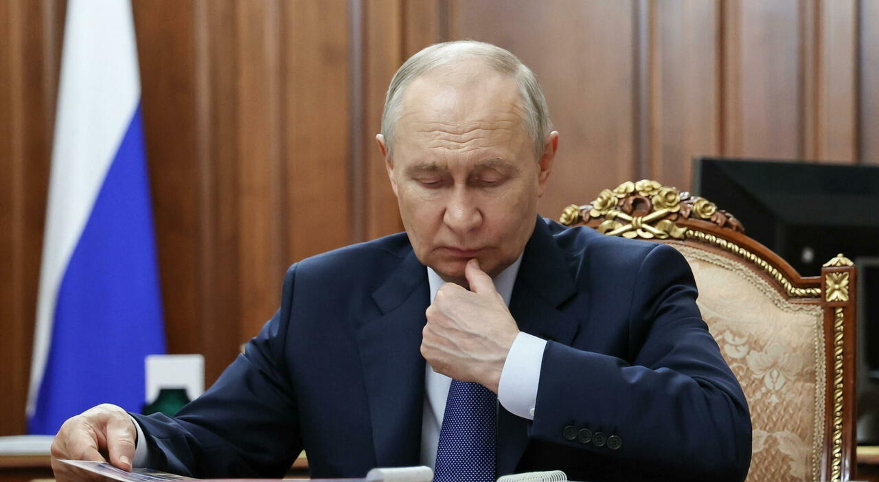 https://statics.cedscdn.it/photos/MED_HIGH/2026/09/16/9767344_16192431_putin_chiamata_urne_paure_zar_appello_voto_perche_duma_tremare_cremlino.jpg
