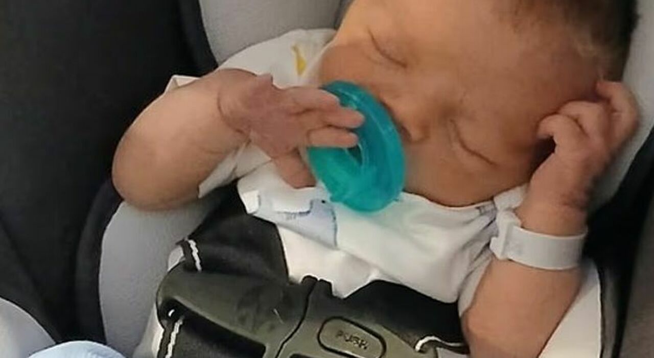 https://statics.cedscdn.it/photos/MED_HIGH/2026/09/17/9769182_17141617_neonato_ucciso_cane_famiglia_indiana_jason_anthony_weaver.jpg