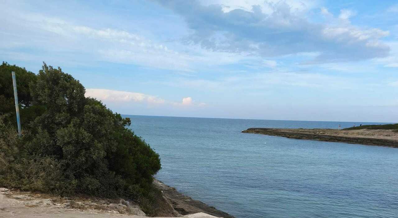 ostuni colpito da un fulmine sugli scogli morto in riva al mare da Quotidianodipuglia.it ostuni colpito da un fulmine sugli scogli morto in riva al mare