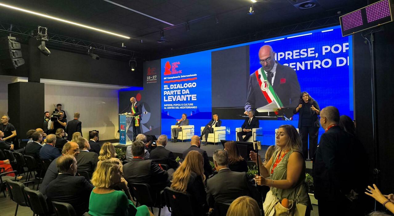 la pioggia non frena i visitatori alla fiera del levante curiosit224 e tradizione da Quotidianodipuglia.it la pioggia non frena i visitatori alla fiera del levante curiosit224 e tradizione