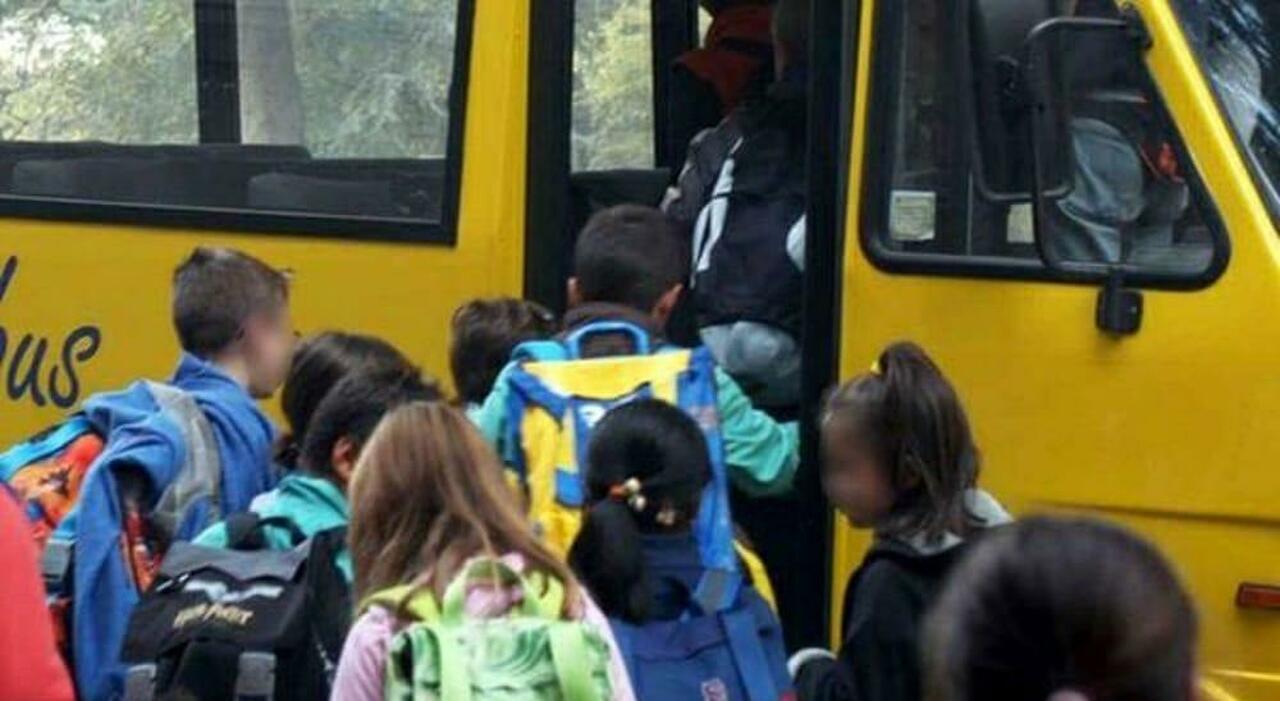 salento scuolabus senza collaudo fermato dai carabinieri e multato salta il servizio di trasporto dei bambini