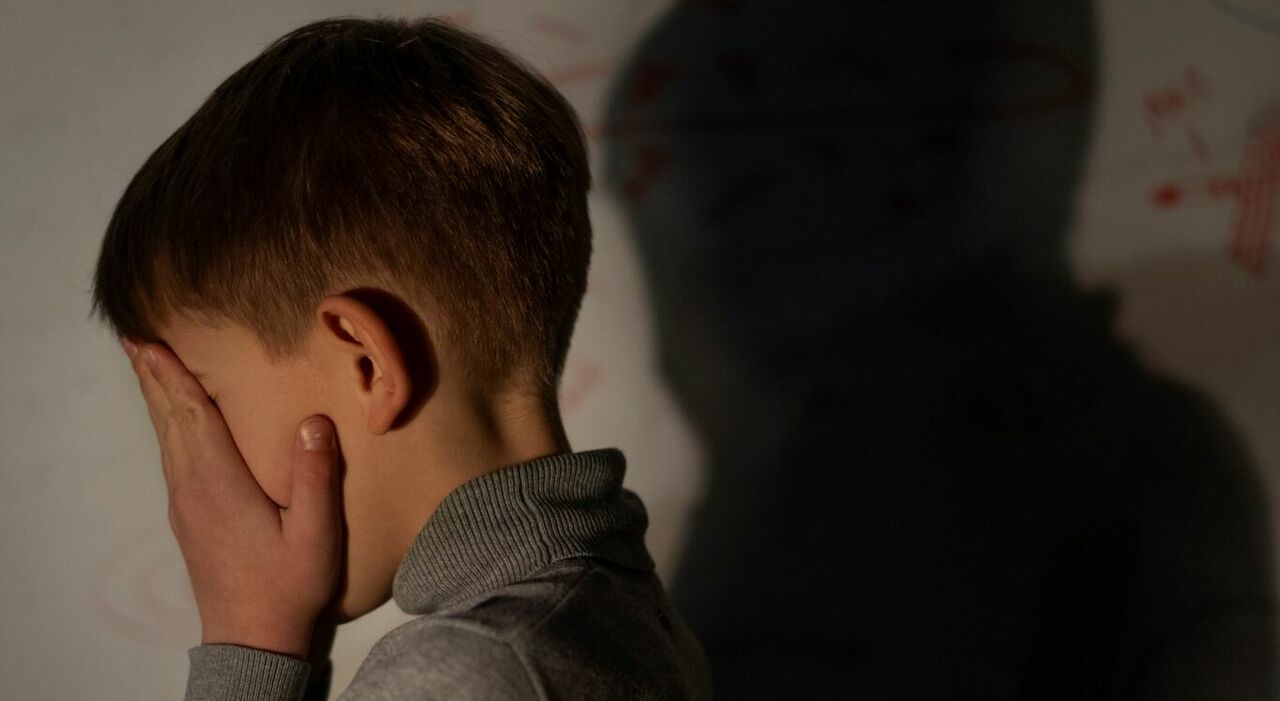 https://statics.cedscdn.it/photos/MED_HIGH/2026/09/21/9776822_21161033_ragazzino_11_anni_violentato.jpg