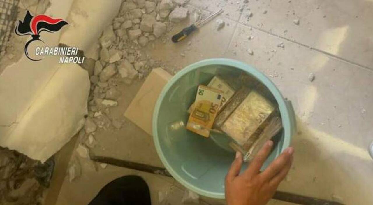 https://statics.cedscdn.it/photos/MED_HIGH/2026/09/21/9776907_21172704_3_milioni_banconote_caivano_scoperta_clan_angelino_rolex_stipendi.jpg