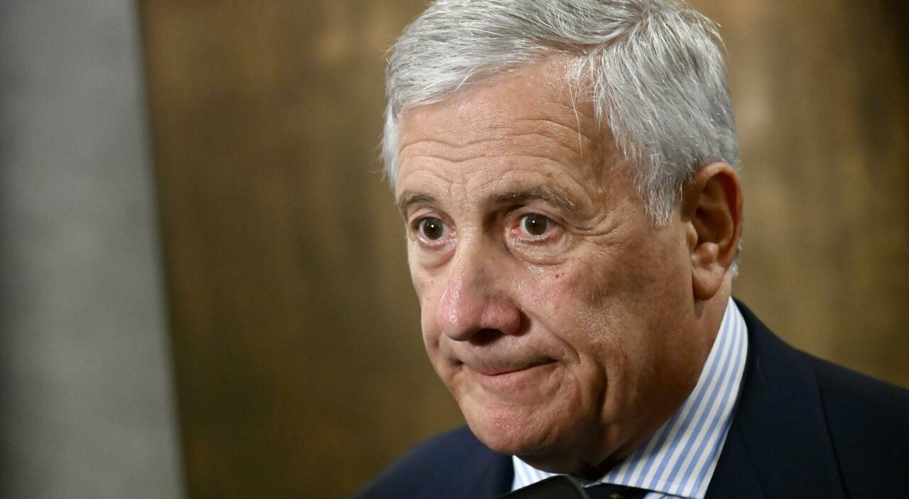 https://statics.cedscdn.it/photos/MED_HIGH/2026/09/21/9777001_21184321_tajani_donne_gonna_lunga_cosa_ha_detto.jpg