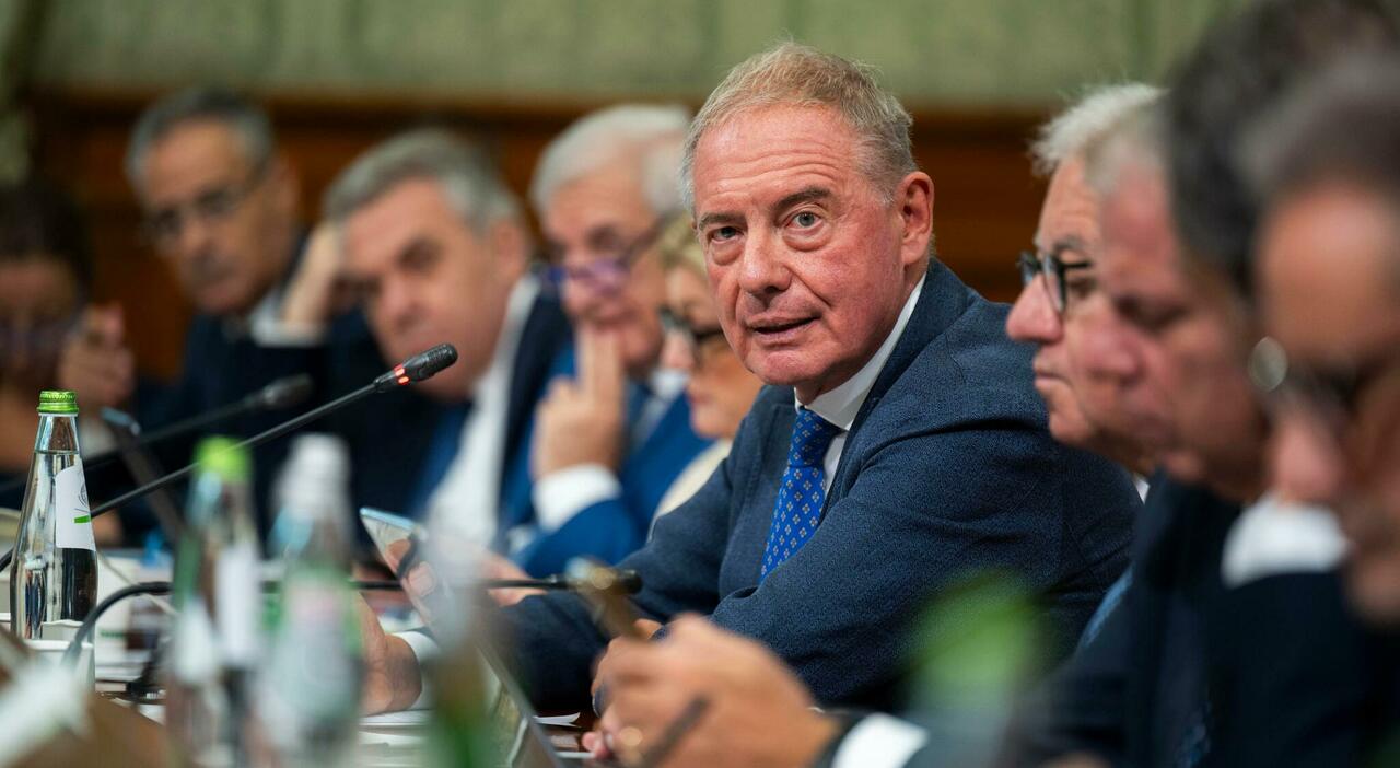 ex ilva picconata di urso finiti in un labirinto creato dalla magistratura da Quotidianodipuglia.it ex ilva picconata di urso finiti in un labirinto creato dalla magistratura