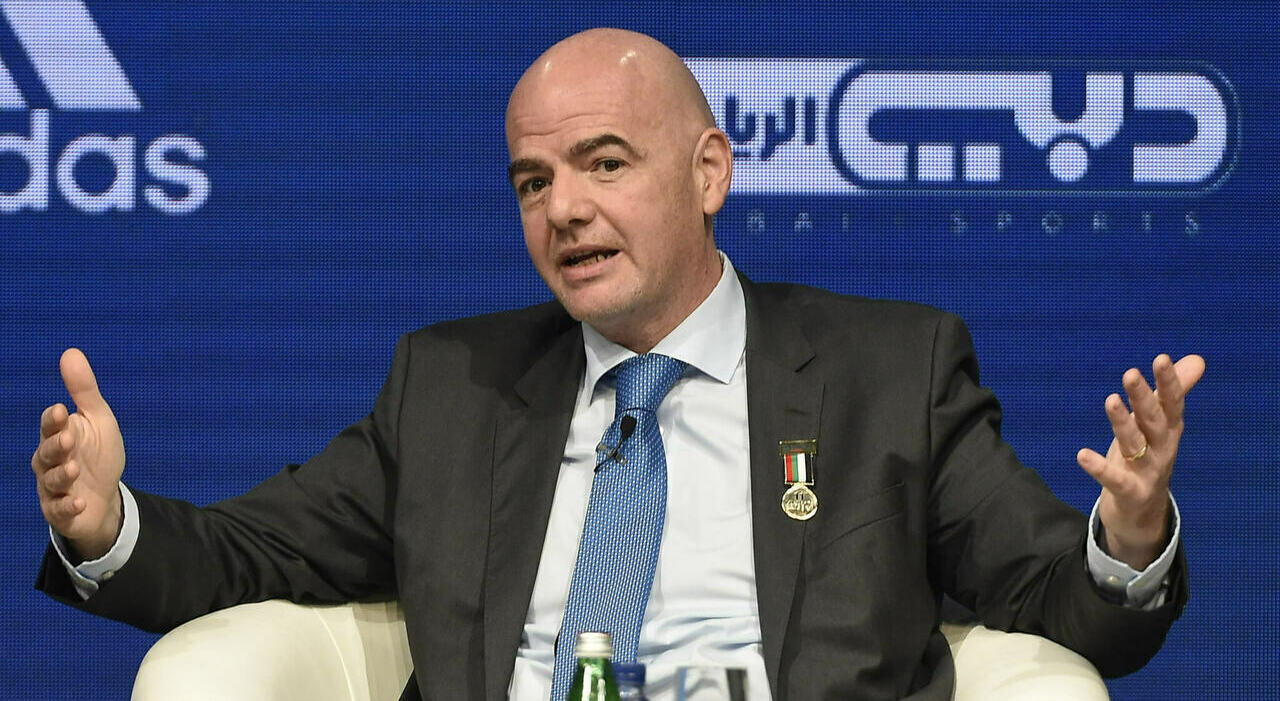 https://statics.cedscdn.it/photos/MED_HIGH/2026/09/21/9777231_21221321_9700750_10153645_gianni_infantino_stipendio_fifa_amante_chi_e_ultime_notizie.jpg