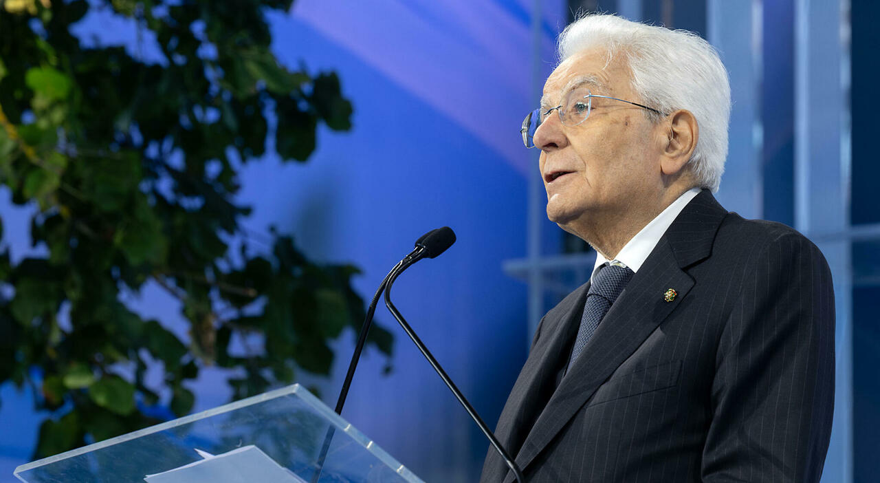 https://statics.cedscdn.it/photos/MED_HIGH/2026/09/22/9778489_22103718_mattarella_scuola_aperta_tutti_amatrice_oggi.jpg