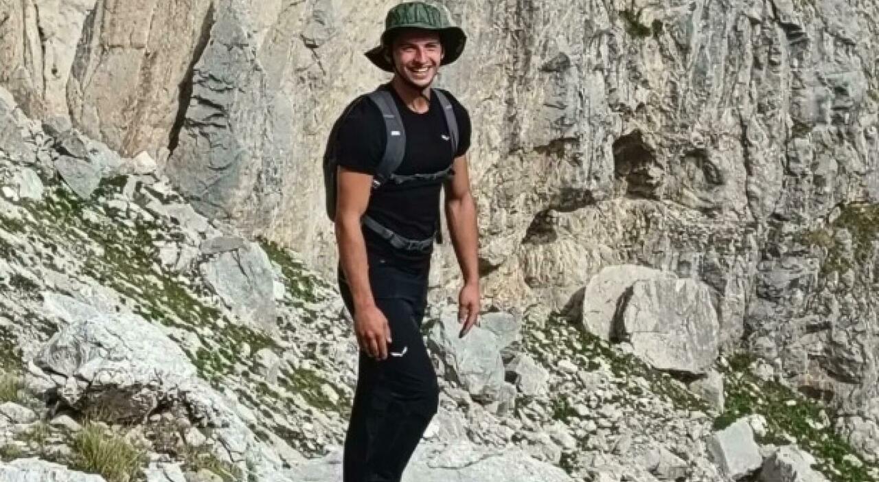 andrea moretti morto al colosseo il mestiere del rocciatore come il padre rimasto invalido dopo un infortunio da Ilmessaggero.it andrea moretti morto al colosseo il mestiere del rocciatore come il padre rimasto invalido dopo un infortunio