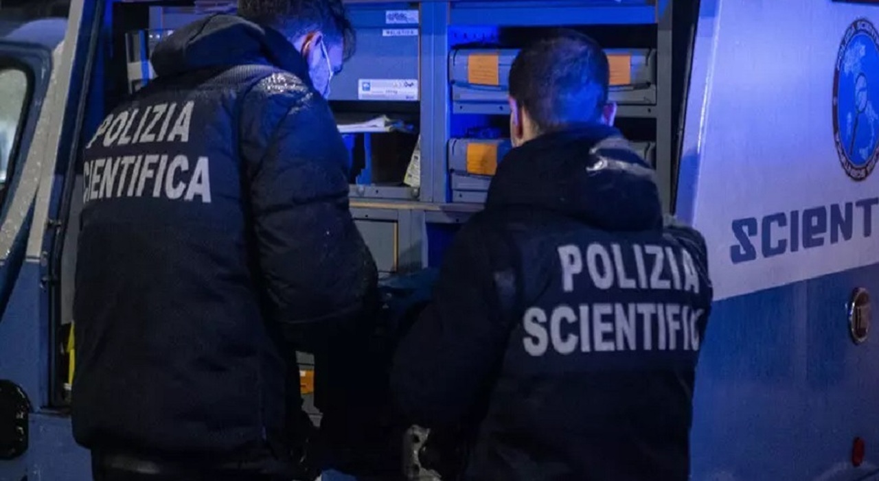 https://statics.cedscdn.it/photos/MED_HIGH/2026/09/24/9782371_24081410_polizia_sicientifica.jpg