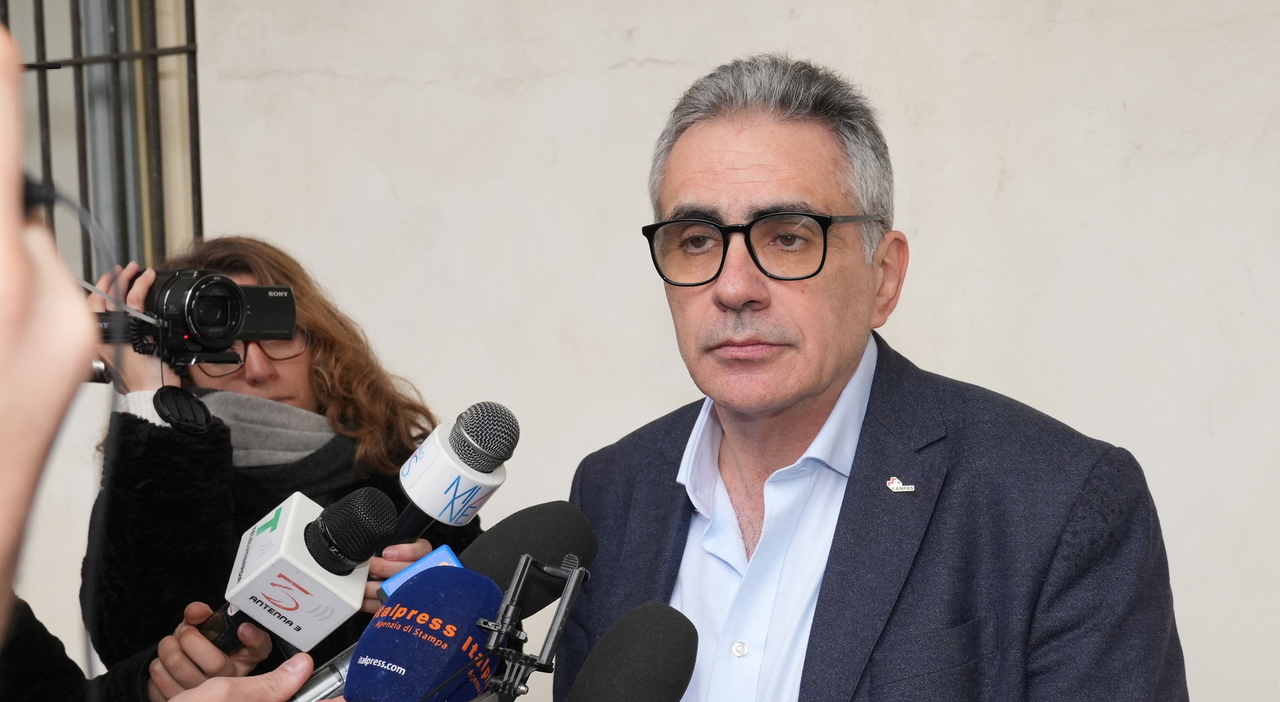 https://statics.cedscdn.it/photos/MED_HIGH/2026/09/24/9783428_24171040_morbillo_allarme_pregliasco_contagi_vaccino_due_dosi_oggi.jpg