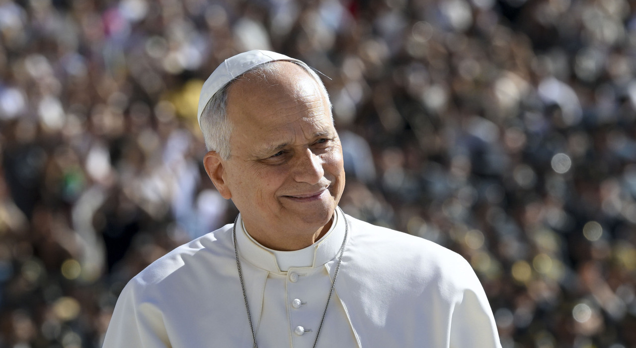 https://statics.cedscdn.it/photos/MED_HIGH/2026/09/24/9783573_24194901_parigi_blindata_visita_papa_leone_oggi.jpg