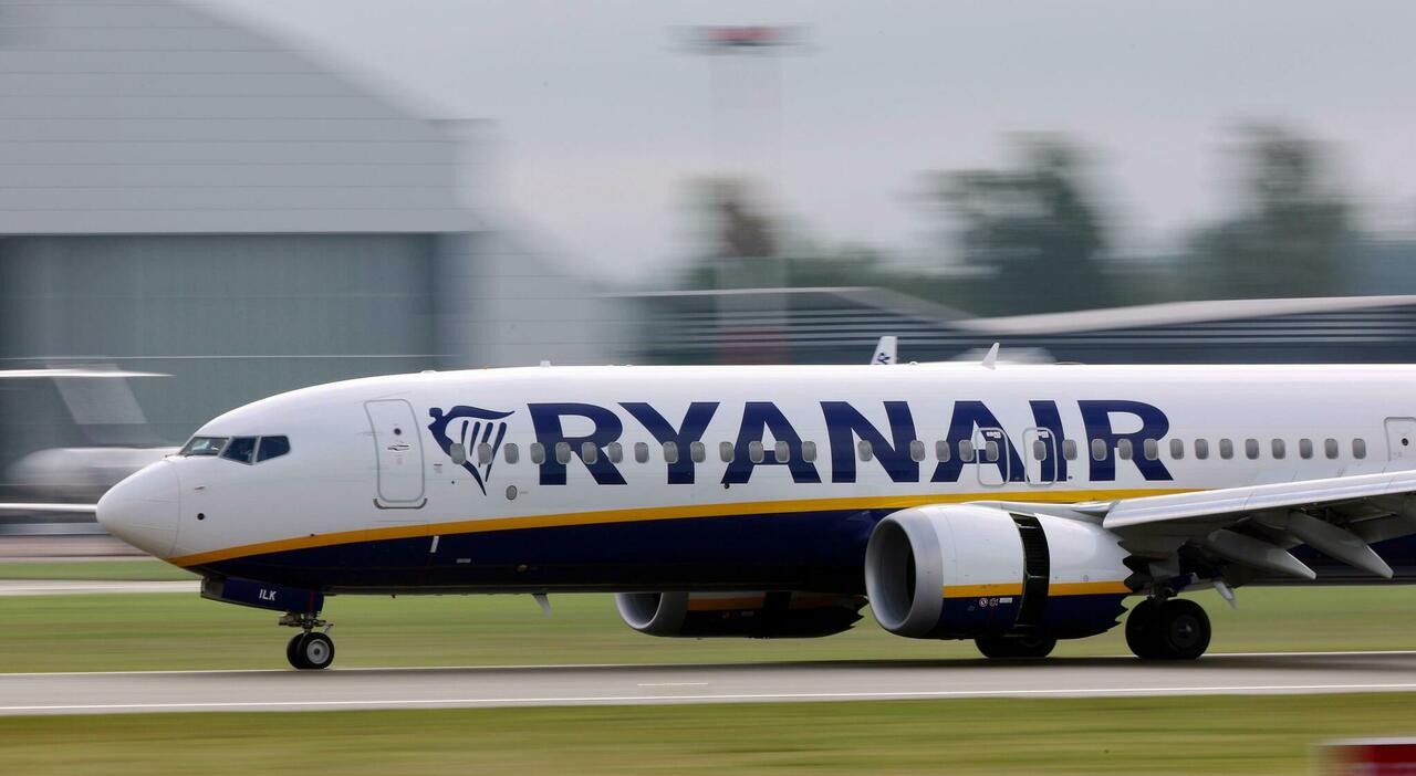 https://statics.cedscdn.it/photos/MED_HIGH/2026/09/25/9784555_25072254_dirottamento_aereo_ryanair_dublino_volo_torna_indietro_falso_allarme.jpg