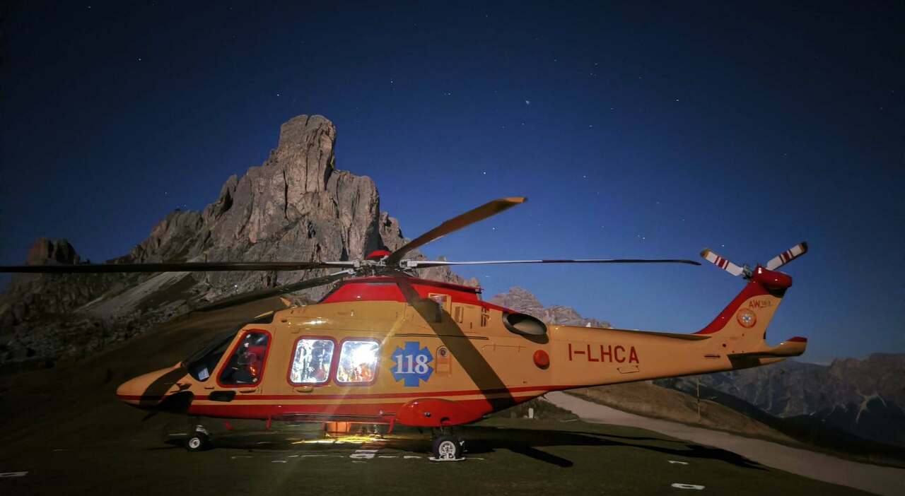 scarpe e vestiti non adatti per andare in montagna due escursionisti restano bloccati a 2mila metri d altezza salvati dal soccorso alpino da Ilgazzettino.it scarpe e vestiti non adatti per andare in montagna due escursionisti restano bloccati a 2mila metri d altezza salvati dal soccorso alpino