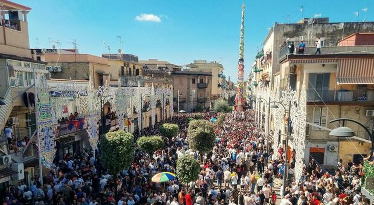 festa dei gigli a barra gran finale con la ballata cos236 vivono le periferie da Ilmattino.it festa dei gigli a barra gran finale con la ballata cos236 vivono le periferie