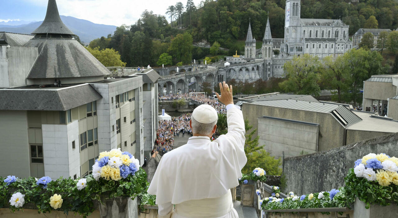 https://statics.cedscdn.it/photos/MED_HIGH/2026/09/27/9788836_27205317_papa_leone_incontra_uomini_donne_vittime_abusi_sessuali_lourdes_oggi.jpg