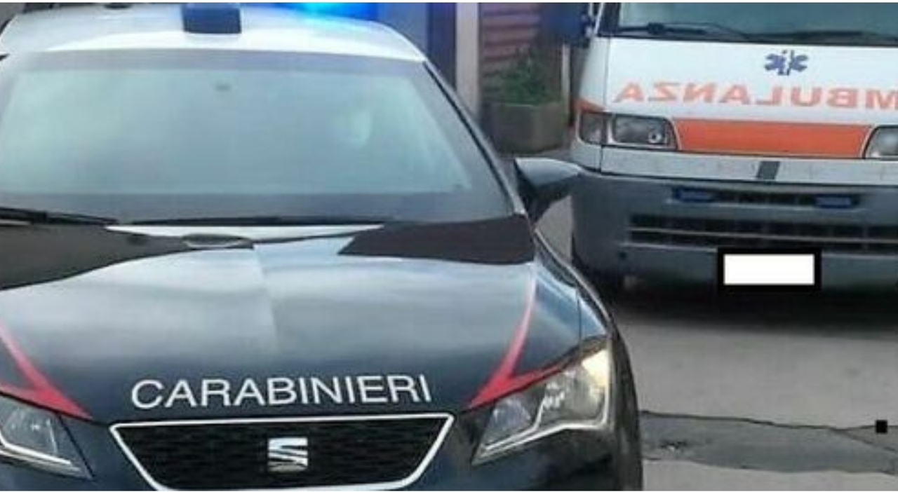 https://statics.cedscdn.it/photos/MED_HIGH/2026/09/27/9788844_27210522_ragazzo_aggredisce_donna_cacciavite_investe_due_persone_distributore_benzina_reggio_emilia_oggi.jpg