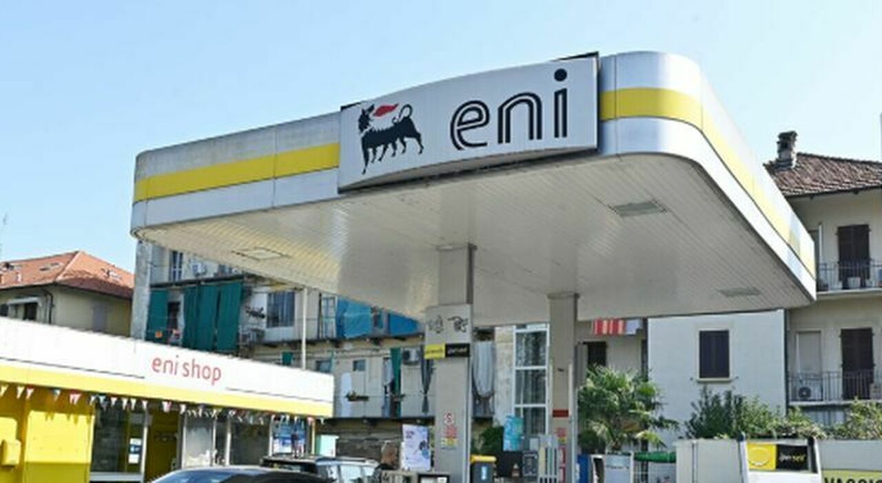 benzina scatta tetto dell eni a napoli gi224 esaurita ai distributori da Ilmattino.it benzina scatta tetto dell eni a napoli gi224 esaurita ai distributori