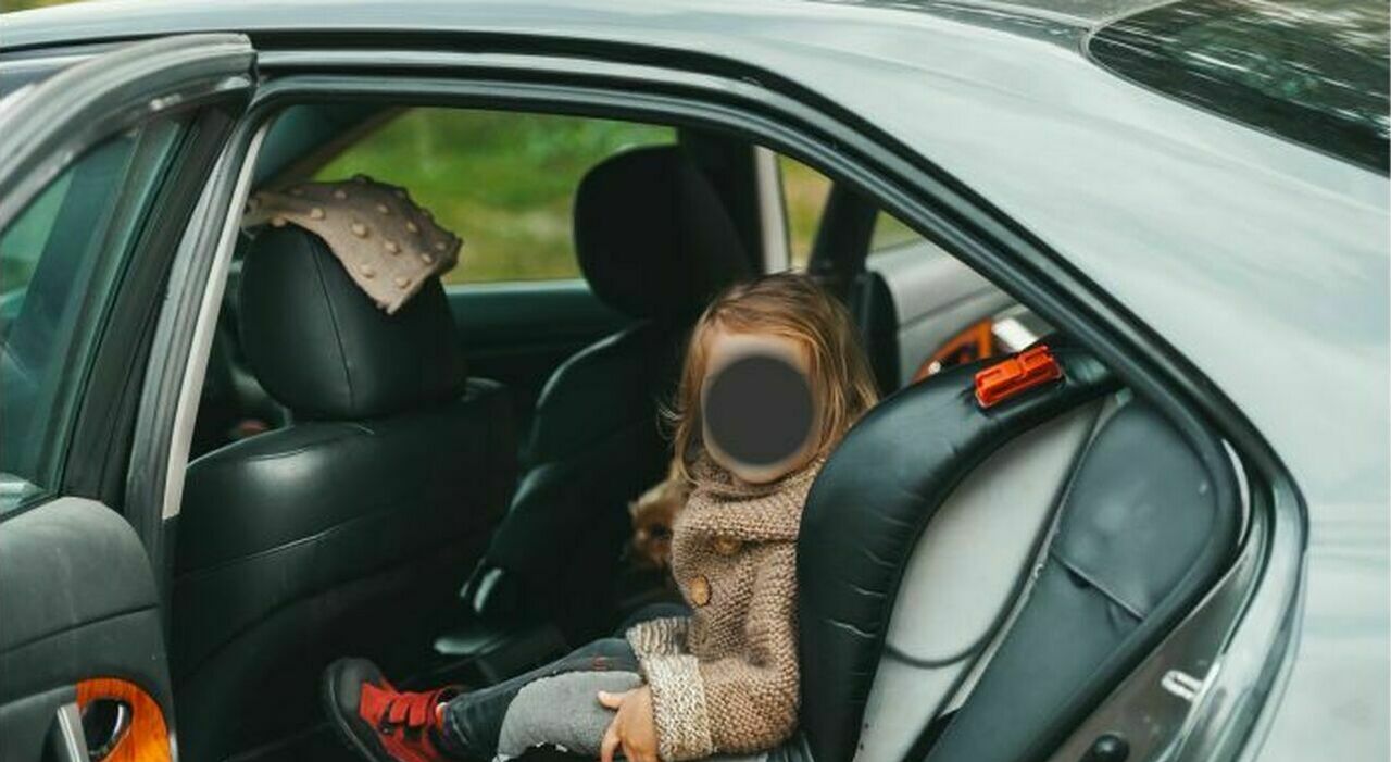 https://statics.cedscdn.it/photos/MED_HIGH/2026/09/28/9790893_28150906_bambina_7_anni_chiusa_auto_sotto_sole.jpg