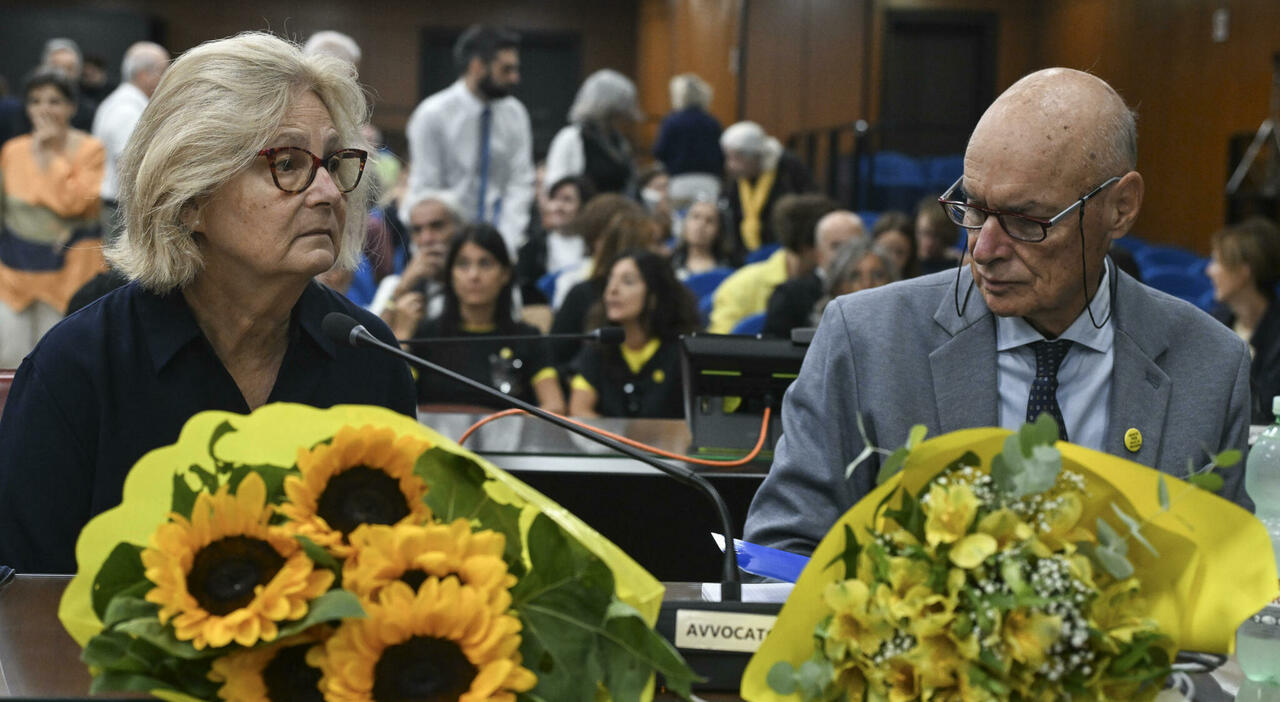 https://statics.cedscdn.it/photos/MED_HIGH/2026/09/28/9791112_28182535_regeni_condannati_tre_007_egiziani_oggi.jpg