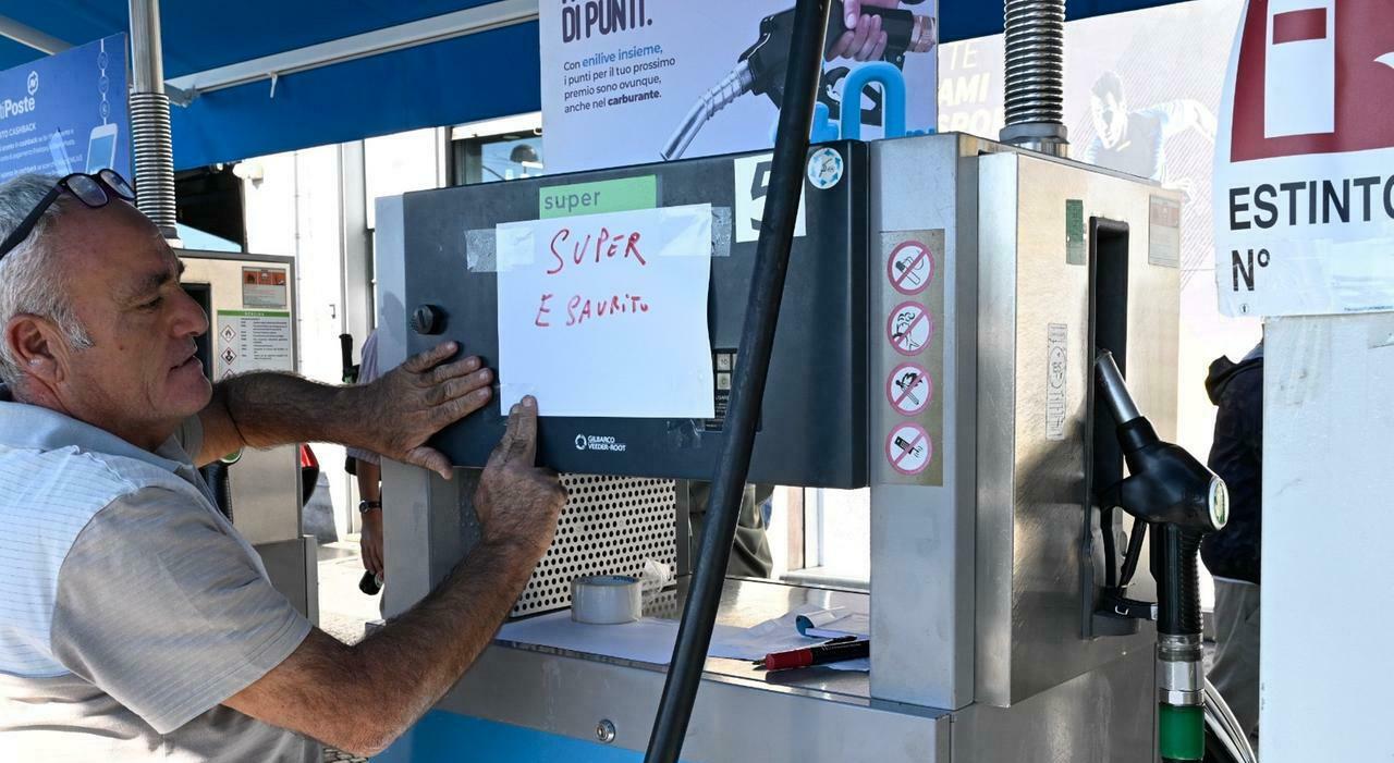 carburanti via agli sconti c232 lassalto ai distributori tutto esaurito ai punti eni da Ilmattino.it carburanti via agli sconti c232 lassalto ai distributori tutto esaurito ai punti eni