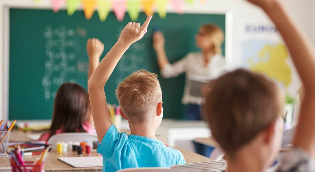 https://statics.cedscdn.it/photos/MED_HIGH/2026/09/29/9792833_29131539_scuola.jpg