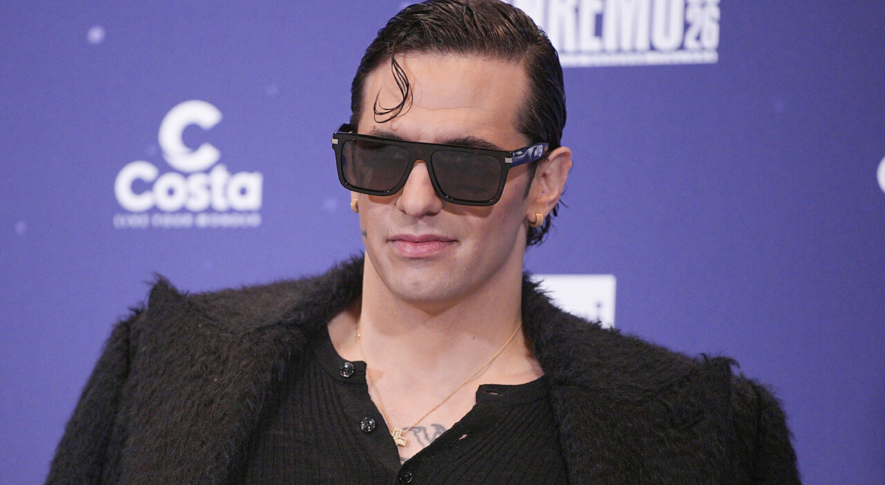 https://statics.cedscdn.it/photos/MED_HIGH/2026/09/29/9793359_29203343_achille_lauro_concerto_casa_dove_vive_attico_milano_oggi.jpg
