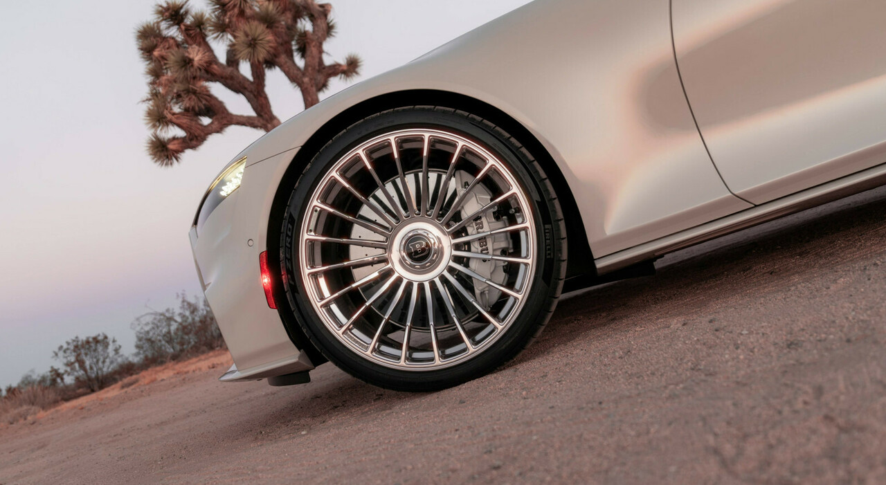 la nuova Brabus Bodo Cabriolet, la Granturismo ad alte prestazioni che pu&ograve; raggiungere i 360 km/h grazie al suo motore V12